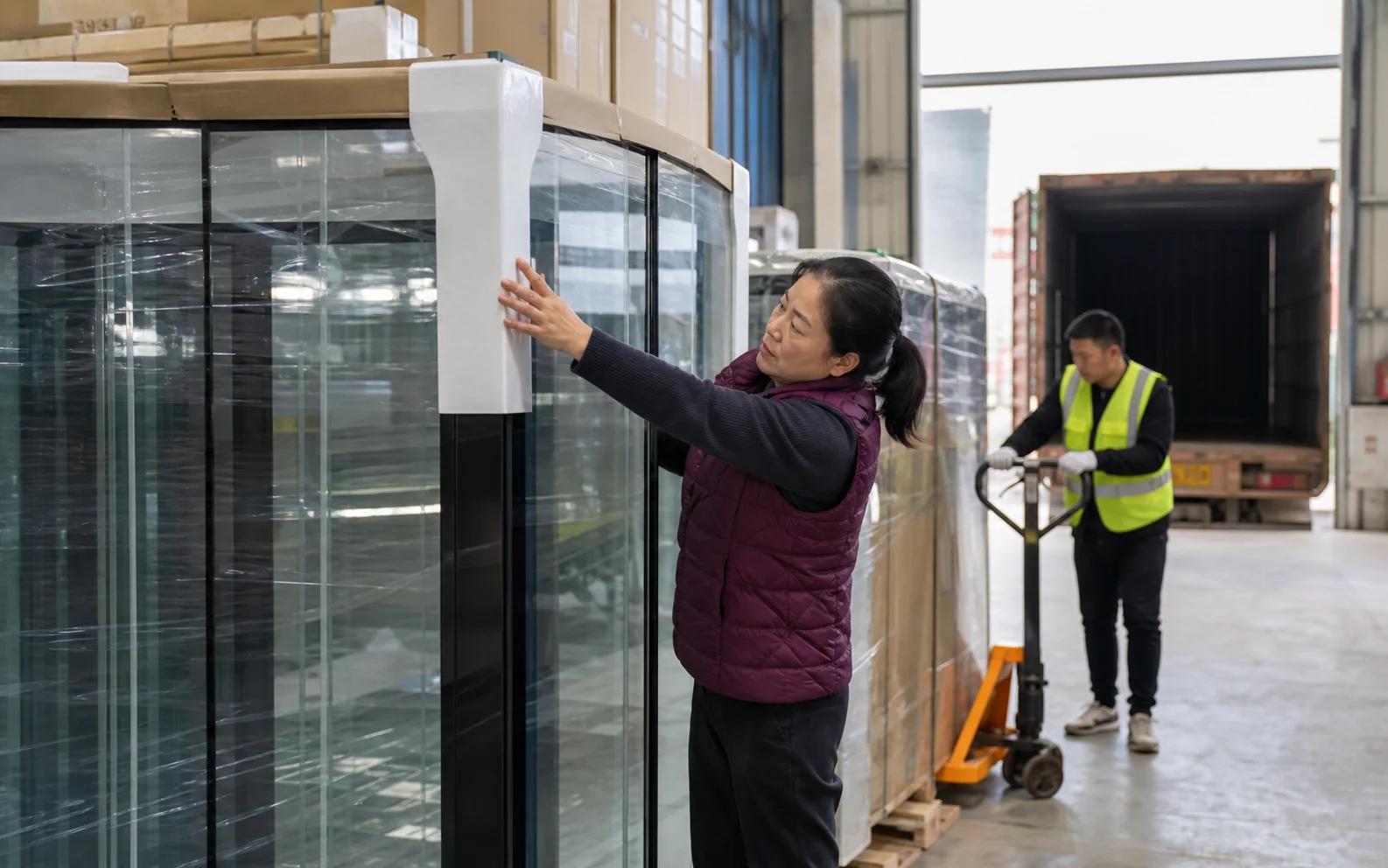 Commercial refrigeration equipment pre-shipment packaging inspection